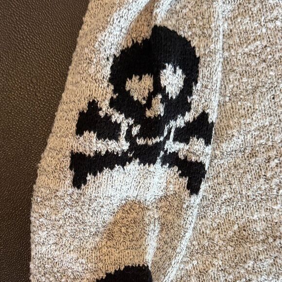 Torrid Black Skull Sweater - Light Gray  Boucle fabric Crewneck size 0/ Large - Picture 8 of 8